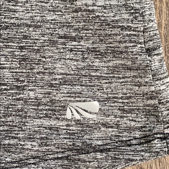 Marika grey and black tank - Picture 4 of 6